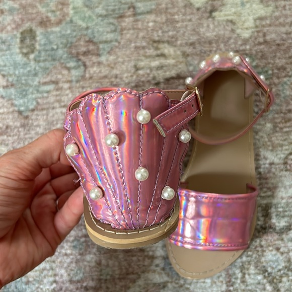 Sea shell sandal - Picture 3 of 3